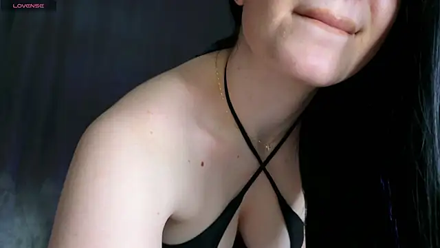 Snapshot of moniqque chatting on 02-17-25, 11:44 moniqque online show from 02-17-25, 11:44