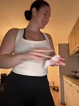 Snapshot of moniqque chatting on 09-08-25, 07:02 moniqque online show from 09-08-25, 07:02