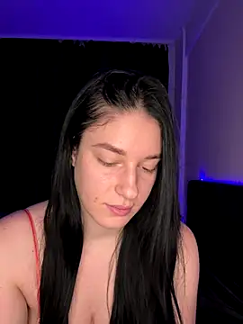 Snapshot of moniqque chatting on 10-14-25, 04:24 moniqque online show from 10-14-25, 04:24