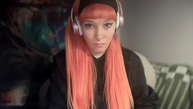 Snapshot of FRRANNKIE chatting on 12-15-25, 11:47 FRRANNKIE online show from 12-15-25, 11:47