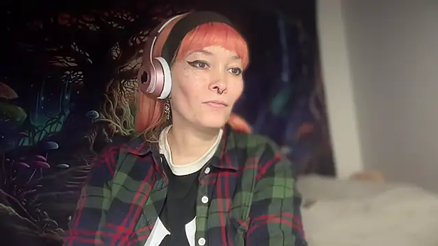 Snapshot of FRRANNKIE chatting on 12-16-25, 12:10 FRRANNKIE online show from 12-16-25, 12:10