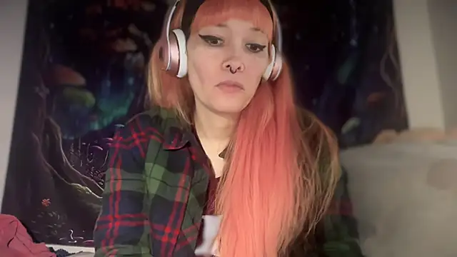 Snapshot of FRRANNKIE chatting on 12-19-25, 02:46 FRRANNKIE online show from 12-19-25, 02:46