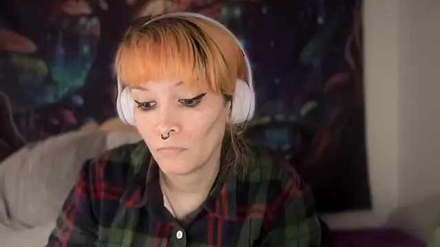 Snapshot of FRRANNKIE chatting on 02-12-26, 01:55 FRRANNKIE online show from 02-12-26, 01:55