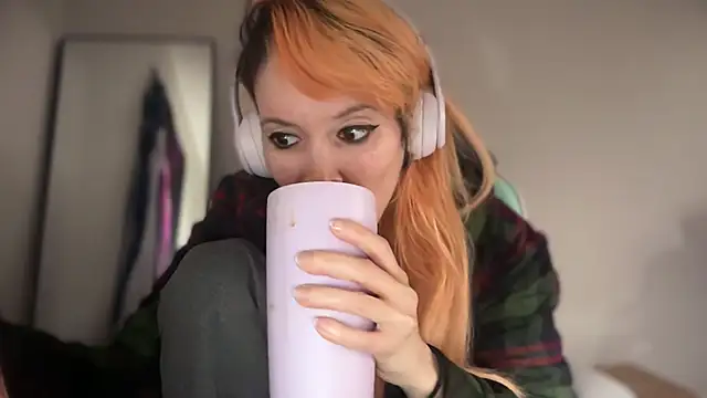 Snapshot of FRRANNKIE chatting on 02-22-26, 12:58 FRRANNKIE online show from 02-22-26, 12:58