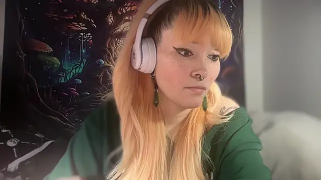 Snapshot of FRRANNKIE chatting on 03-01-26, 08:33 FRRANNKIE online show from 03-01-26, 08:33