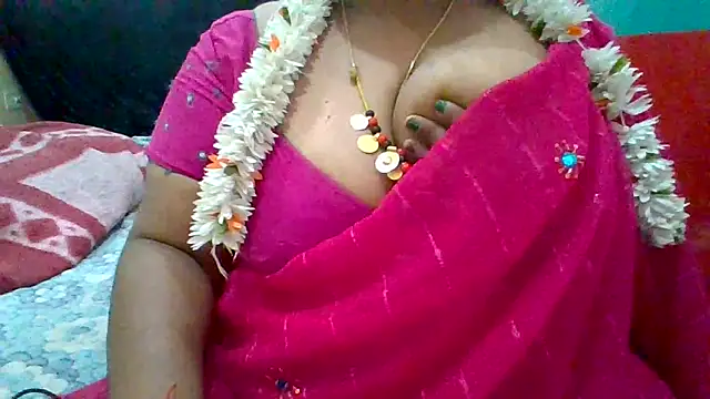 Snapshot of archanatelugu9 chatting on 02-06-25, 06:18 archanatelugu9 online show from 02-06-25, 06:18