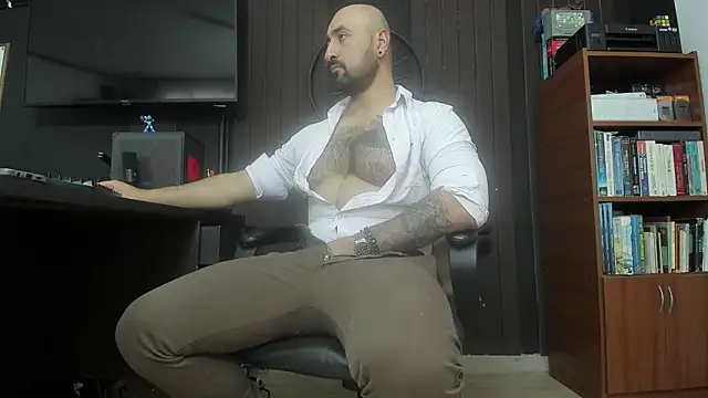 Leon 1234 online show from 11-18-25, 07:07