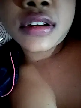 Snapshot of Hotlisa chatting on 12-30-24, 05:34 Hotlisa online show from 12-30-24, 05:34