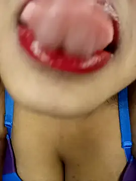 Snapshot of Hotlisa chatting on 02-19-25, 04:01 Hotlisa online show from 02-19-25, 04:01