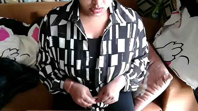 shivi moto online show from 03-10-25, 05:54