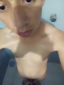 Snapshot of adri_uwu chatting on 12-10-24, 05:17 adri uwu online show from 12-10-24, 05:17