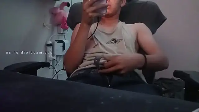 Snapshot of adri_uwu chatting on 11-29-25, 02:36 adri uwu online show from 11-29-25, 02:36