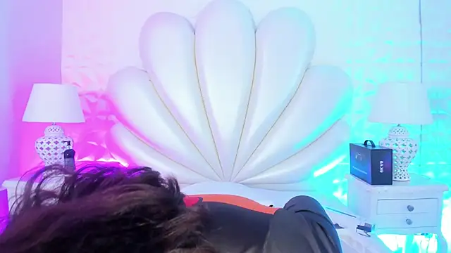 Snapshot of LucianaCarter chatting on 12-30-24, 05:55 LucianaCarter online show from 12-30-24, 05:55