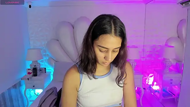 Snapshot of LucianaCarter chatting on 01-15-25, 03:54 LucianaCarter online show from 01-15-25, 03:54