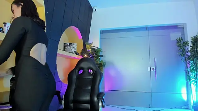 Snapshot of LucianaCarter chatting on 02-09-25, 02:38 LucianaCarter online show from 02-09-25, 02:38