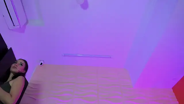 Snapshot of LucianaCarter chatting on 02-13-25, 03:50 LucianaCarter online show from 02-13-25, 03:50