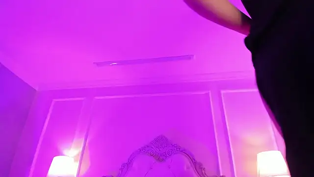 Snapshot of LucianaCarter chatting on 10-16-25, 03:40 LucianaCarter online show from 10-16-25, 03:40