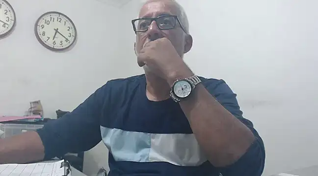 Snapshot of cenizo10124 chatting on 01-01-25, 11:18 cenizo10124 online show from 01-01-25, 11:18