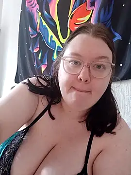 Snapshot of Sexycurvyemilyy chatting on 04-13-26, 03:50 Sexycurvyemilyy online show from 04-13-26, 03:50