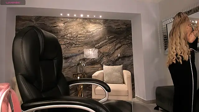 SophiePalmer online show from 02-20-25, 12:04