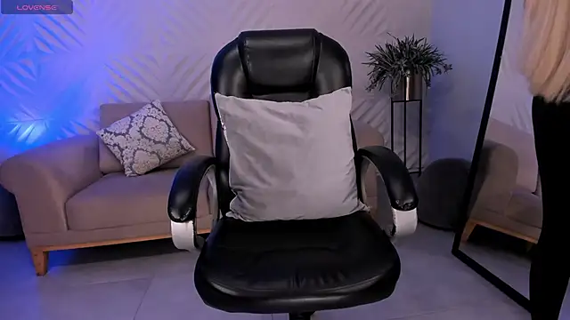 SophiePalmer online show from 03-01-25, 01:51