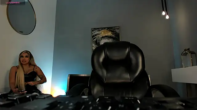 SophiePalmer online show from 12-21-25, 12:12