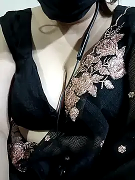 Snapshot of Sexybomb33 chatting on 12-03-24, 09:34 Sexybomb33 online show from 12-03-24, 09:34