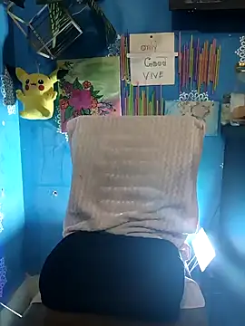 Snapshot of Sexybomb33 chatting on 02-13-25, 01:08 Sexybomb33 online show from 02-13-25, 01:08