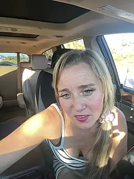 Snapshot of SkyelarSommer chatting on 12-09-24, 09:05 SkyelarSommer online show from 12-09-24, 09:05