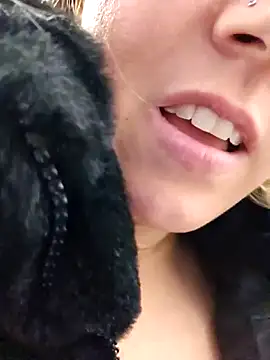 Snapshot of SkyelarSommer chatting on 12-11-24, 03:45 SkyelarSommer online show from 12-11-24, 03:45