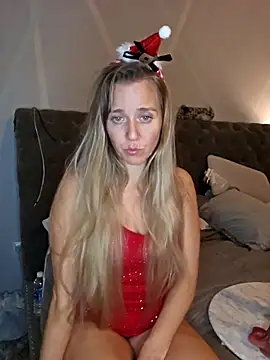 Snapshot of SkyelarSommer chatting on 12-26-24, 07:35 SkyelarSommer online show from 12-26-24, 07:35