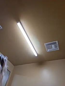 Snapshot of SkyelarSommer chatting on 01-19-25, 09:13 SkyelarSommer online show from 01-19-25, 09:13