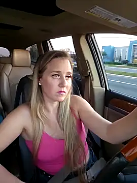 Snapshot of SkyelarSommer chatting on 01-31-25, 11:13 SkyelarSommer online show from 01-31-25, 11:13