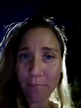 Snapshot of SkyelarSommer chatting on 02-06-25, 11:48 SkyelarSommer online show from 02-06-25, 11:48