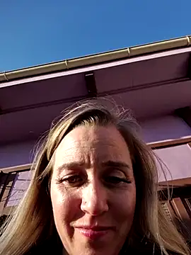 Snapshot of SkyelarSommer chatting on 02-20-25, 10:15 SkyelarSommer online show from 02-20-25, 10:15