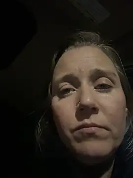 Snapshot of SkyelarSommer chatting on 02-22-25, 12:27 SkyelarSommer online show from 02-22-25, 12:27