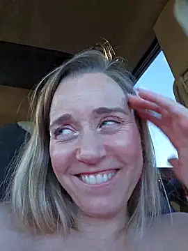 Snapshot of SkyelarSommer chatting on 03-02-25, 10:48 SkyelarSommer online show from 03-02-25, 10:48