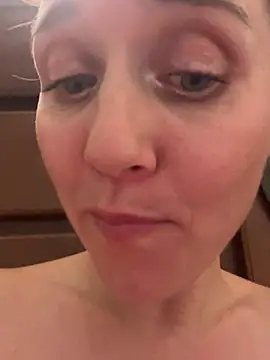 Snapshot of SkyelarSommer chatting on 03-03-25, 02:47 SkyelarSommer online show from 03-03-25, 02:47