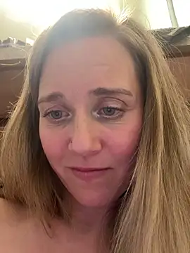 Snapshot of SkyelarSommer chatting on 03-03-25, 05:53 SkyelarSommer online show from 03-03-25, 05:53