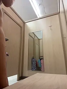 Snapshot of SkyelarSommer chatting on 03-06-25, 01:37 SkyelarSommer online show from 03-06-25, 01:37