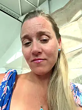 Snapshot of SkyelarSommer chatting on 09-12-25, 09:37 SkyelarSommer online show from 09-12-25, 09:37