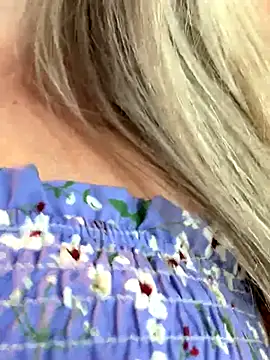 Snapshot of SkyelarSommer chatting on 09-13-25, 05:46 SkyelarSommer online show from 09-13-25, 05:46