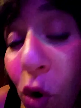 Snapshot of SkyelarSommer chatting on 10-28-25, 02:48 SkyelarSommer online show from 10-28-25, 02:48