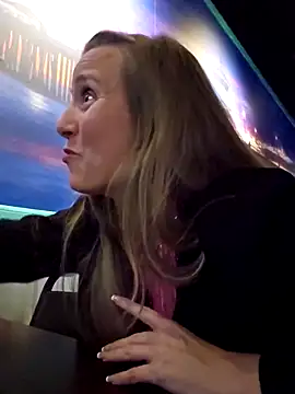 SkyelarSommer online show from 02-15-26, 12:18