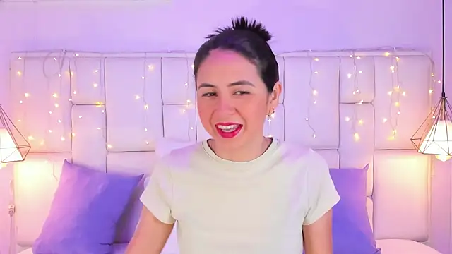 SarahSophia  online show from 02-12-25, 11:40