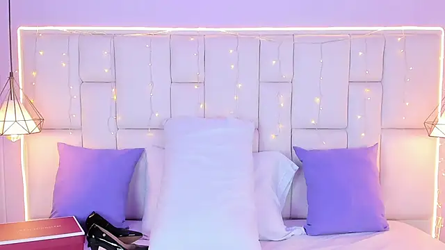 SarahSophia  online show from 09-10-25, 11:32