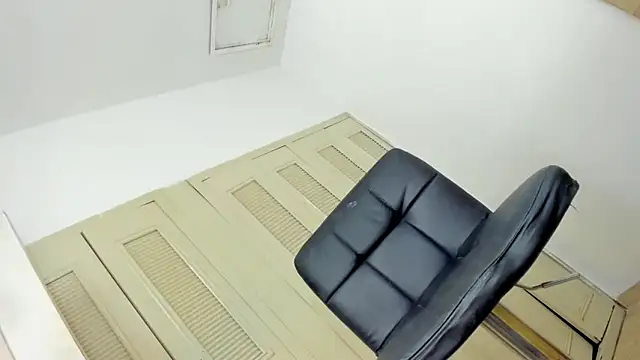 MissCarolinne online show from 01-05-25, 05:41