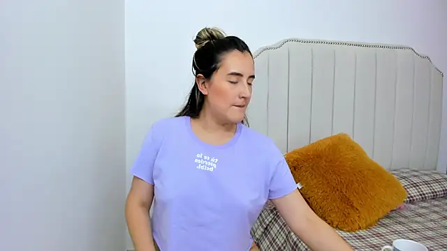 Hanna86 online show from 02-11-25, 07:48