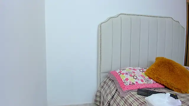 Hanna86 online show from 02-13-25, 10:54