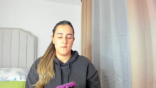 Hanna86 online show from 02-10-26, 08:02